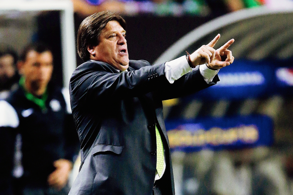 Miguel Herrera admite que no fue su culpa el ser favorecidos por el árbitro. (Foto Prensa LIbre: AP)