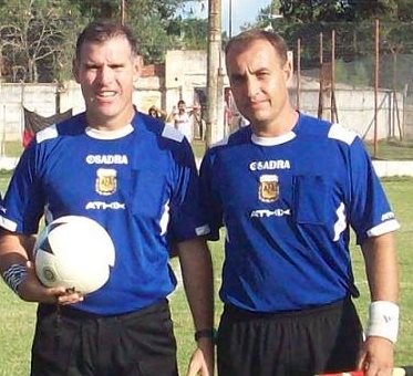 Cid es un prestigioso árbitro del balompié argentino. (Foto Prensa Libre: Tomado de Facebook)