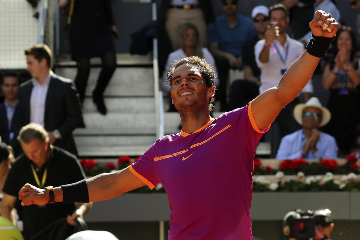 Nadal logró derrotar a Djokovic después de tres años. (Foto Prensa Libre: EFE)