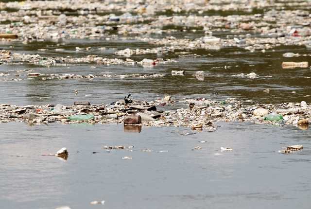 El río Motagua ha sido motivo de polémica por los niveles de contaminación producto de los desagües de varios municipios, incluyendo la capital. (Foto Prensa Libre: Hemeroteca PL)