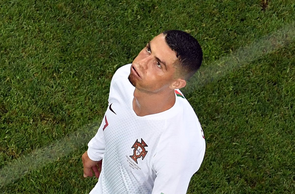 Cristiano y la campeona de Europa, Portugal, tampoco tenían en sus planes quedar eliminados de manera tan prematura. (Foto Prensa Libre: AFP)