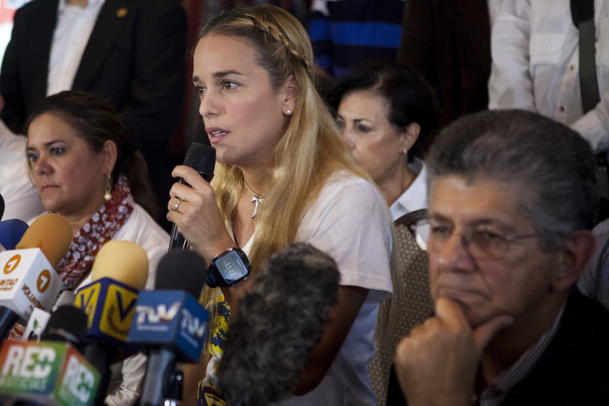 La opositora venezolana responsabiliza a Maduro de lo que le pueda suceder. (Foto Prensa Libre: EFE)