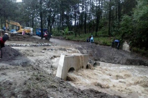 El rÍo Jocol destruyó  el puente en  el kilómetro 174, en San Antonio Ilotenango, Quiché.