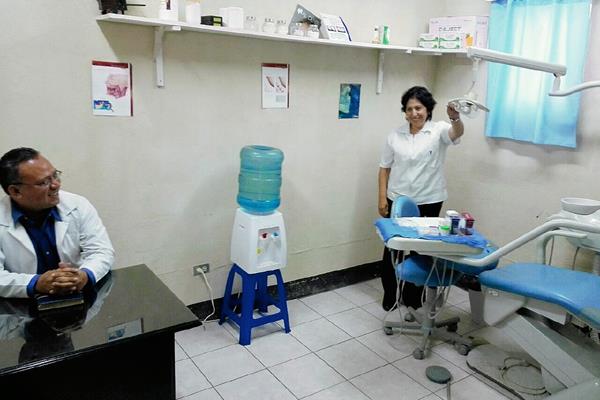 La clínica médica en Pavoncito fue inaugurada en abril de 2015 y solo estuvo habilitada 14 días, según la PDH. (Foto Prensa Libre: HemerotecaPL)