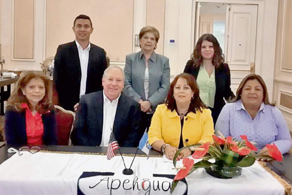 empresarios hoteleros del Istmo buscan promover el turismo regional y nacional.