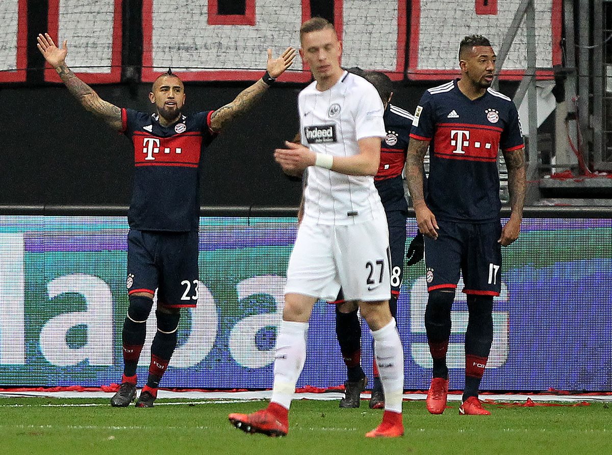 Arturo Vidal festeja su anotación frente al Frankfurt. (Foto Prensa Libre: AFP)
