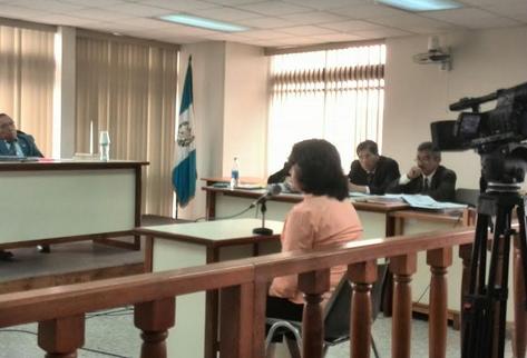 Margarita Kim Catún declara ante Tribunal Tercero de Sentencia Penal. (Foto Prensa Libre: Claudia Palma)