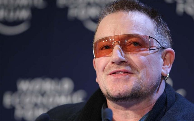 Bono se disculpa por acusaciones de acoso en su ONG