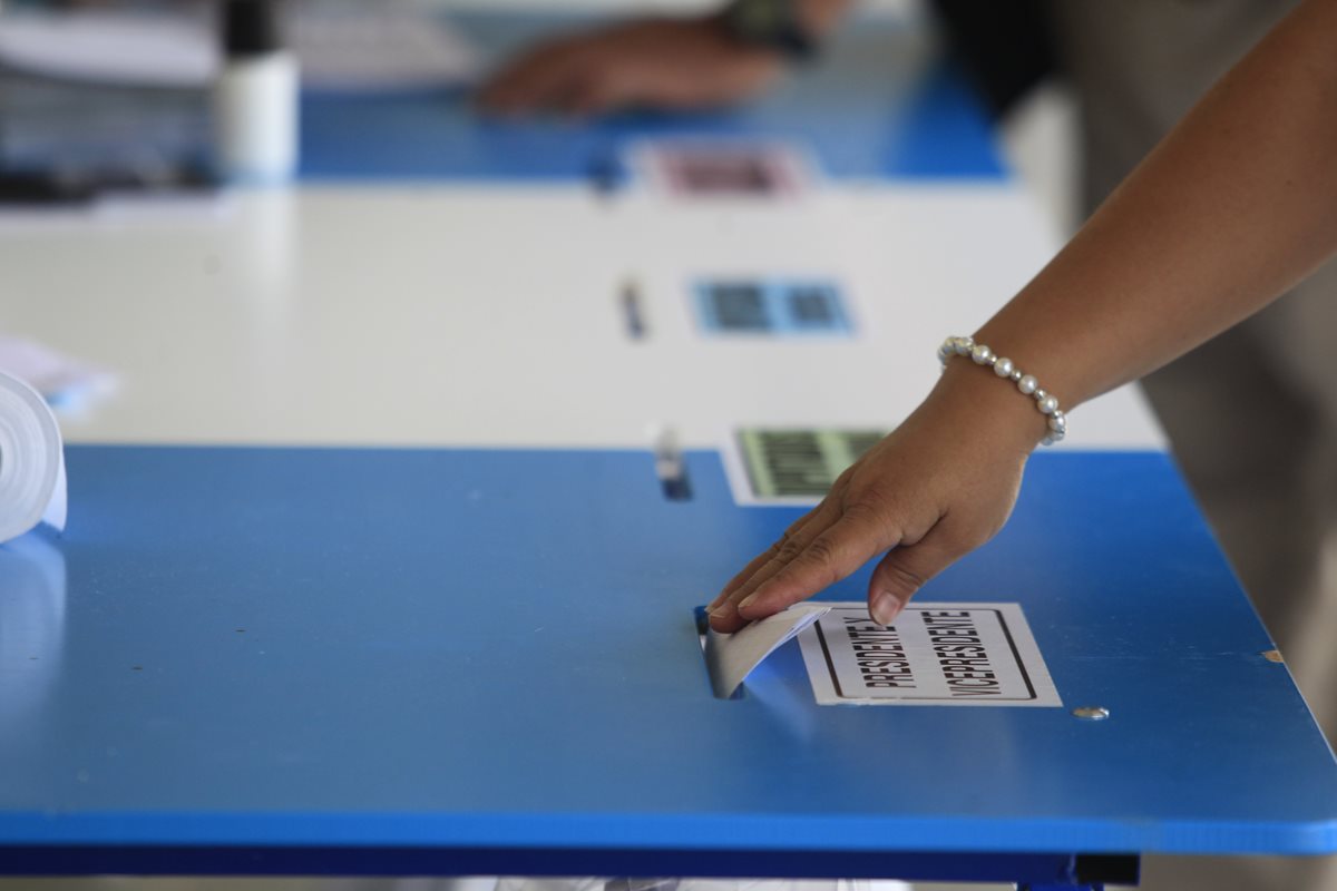 Los centros de votación se cerraron por temor de los vecinos de violencia durante el sufragio del próximo domingo. (Foto Prensa Libre: Hemeroteca PL)