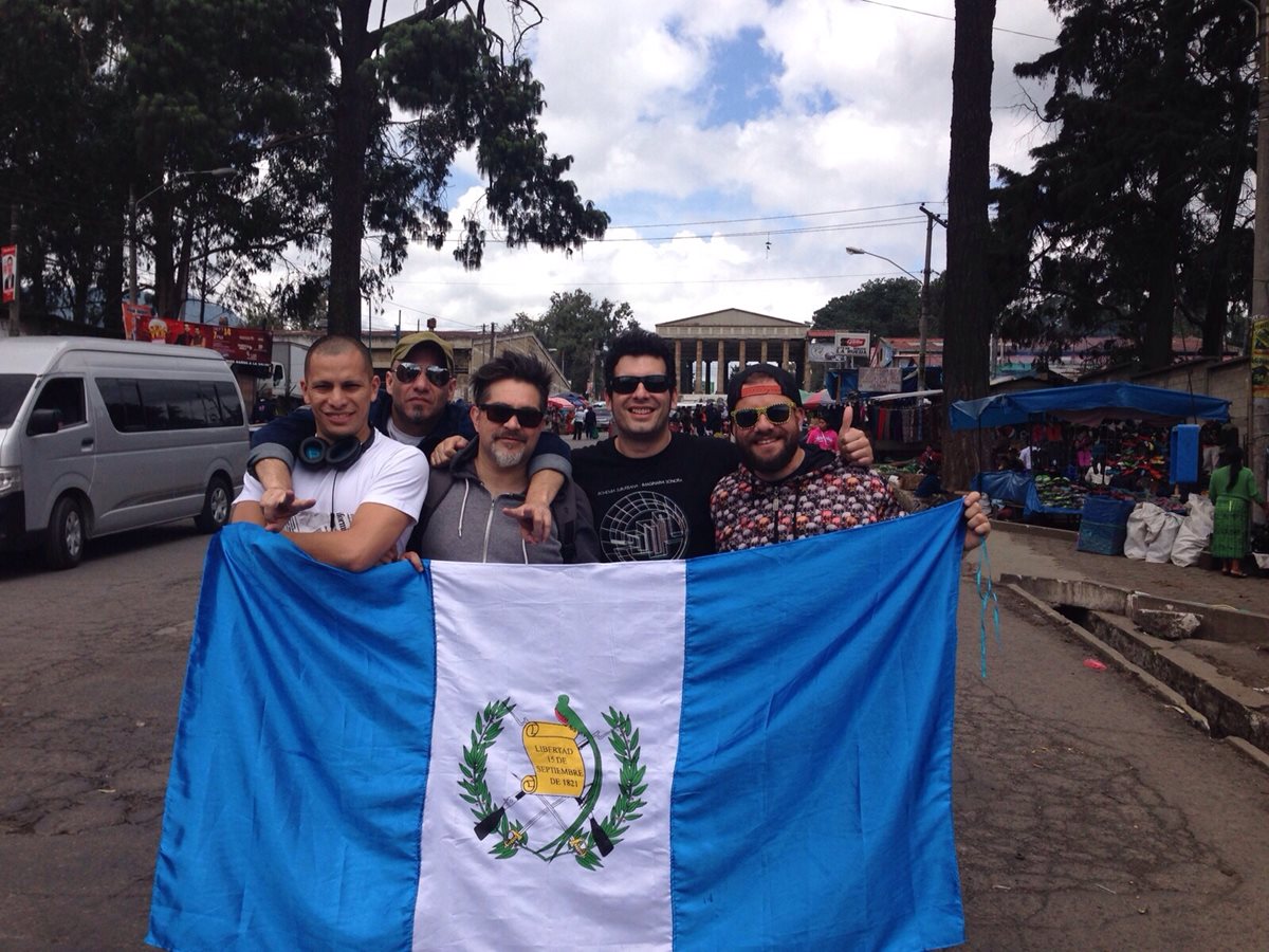 La banda nacional Bohemia Suburbana dice: “Guate estamos conscientes”. (Foto Prensa Libre: Cortesía Bohemia Suburbana)