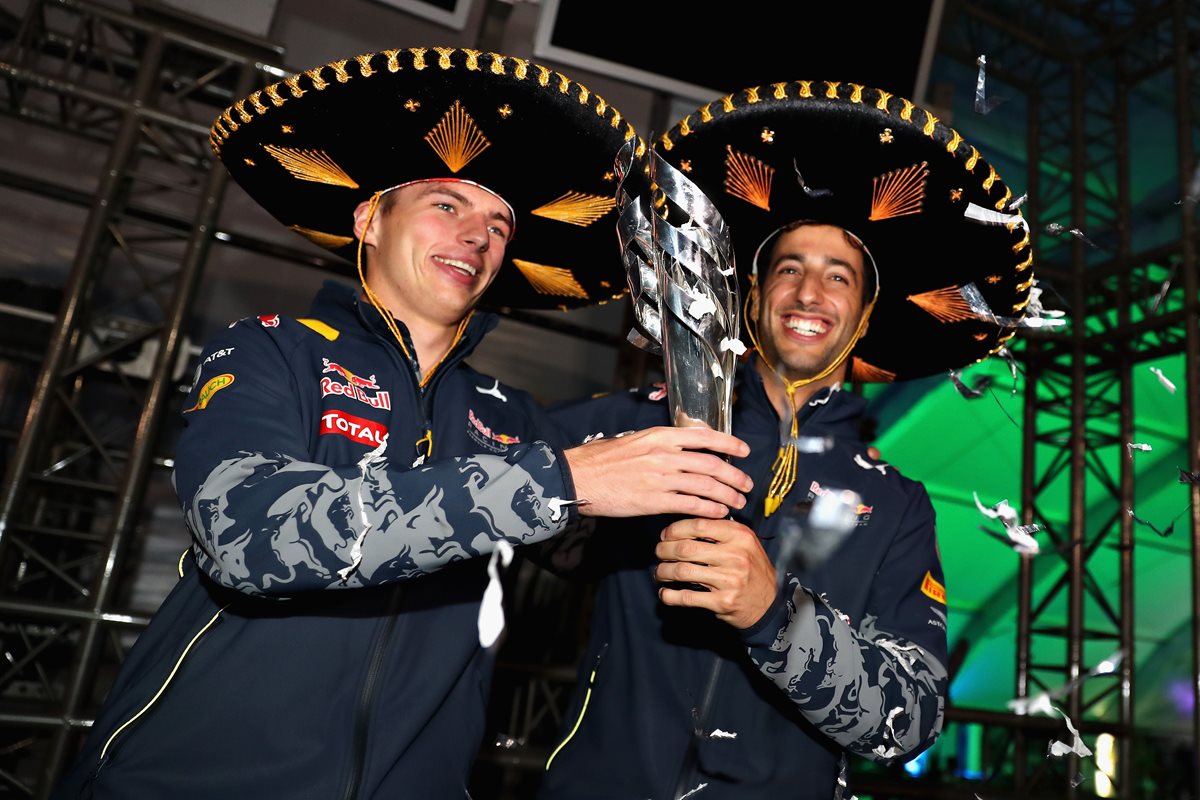 Vettel es sancionado y cede a Ricciardo el tercer lugar en México