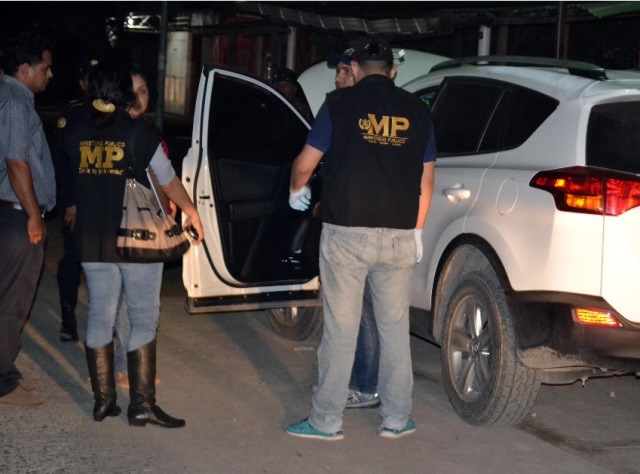 Ataque armado contra abogada en Izabal. (Foto Prensa Libre: Edwin Perdomo)