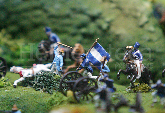 Maqueta que recrea la batalla de La Arada, se encuentra en el Museo de Armas del Ejército. (Foto: Hemeroteca PL)