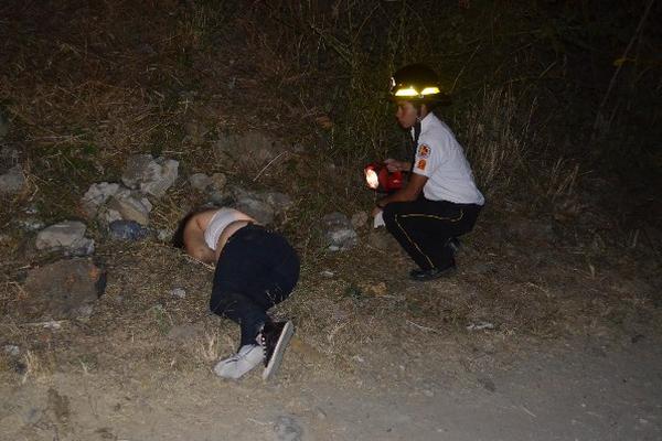 Una mujer que pudo haber muerto lapidada   fue localizada en la aldea Lo de Rodríguez, zona 18.