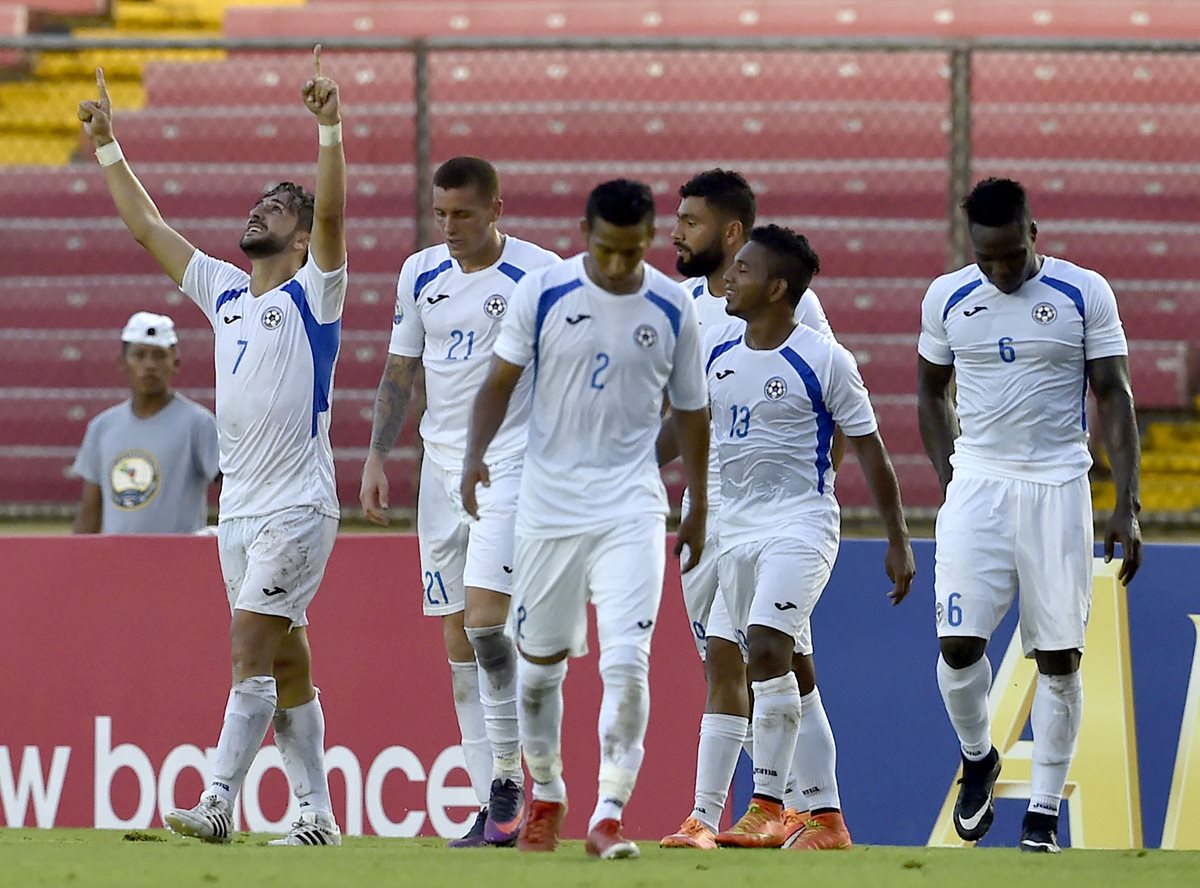 Los miembros de la selección de fútbol de Nicaragua regresaron hoy a su país con sensaciones encontradas. (Foto Prensa Libre: AFP)