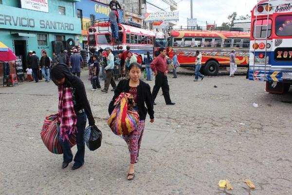 Los transportistas de Quiché anunciaron un paro de servicio que durará todo el día. (Foto Prensa Libre: Óscar Figueroa)<br _mce_bogus="1"/>