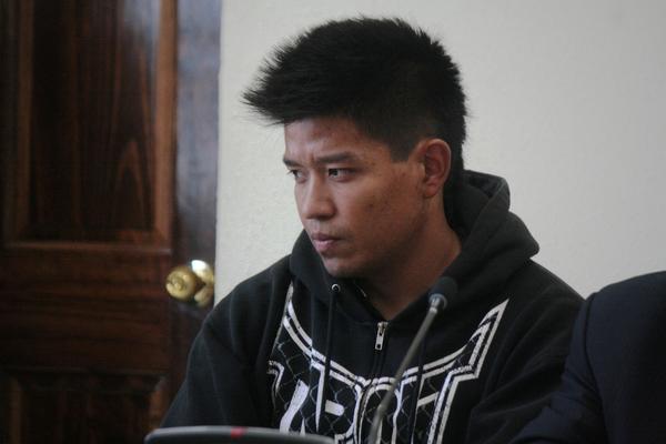 Hugo Valdemar Arrecis Yang, de 24 años, enfrenta cargos por el delito de lesiones graves, luego de atacar con ácido a un menor de 11 años. (Foto Prensa Libre: Alejandra Martínez)<br _mce_bogus="1"/>