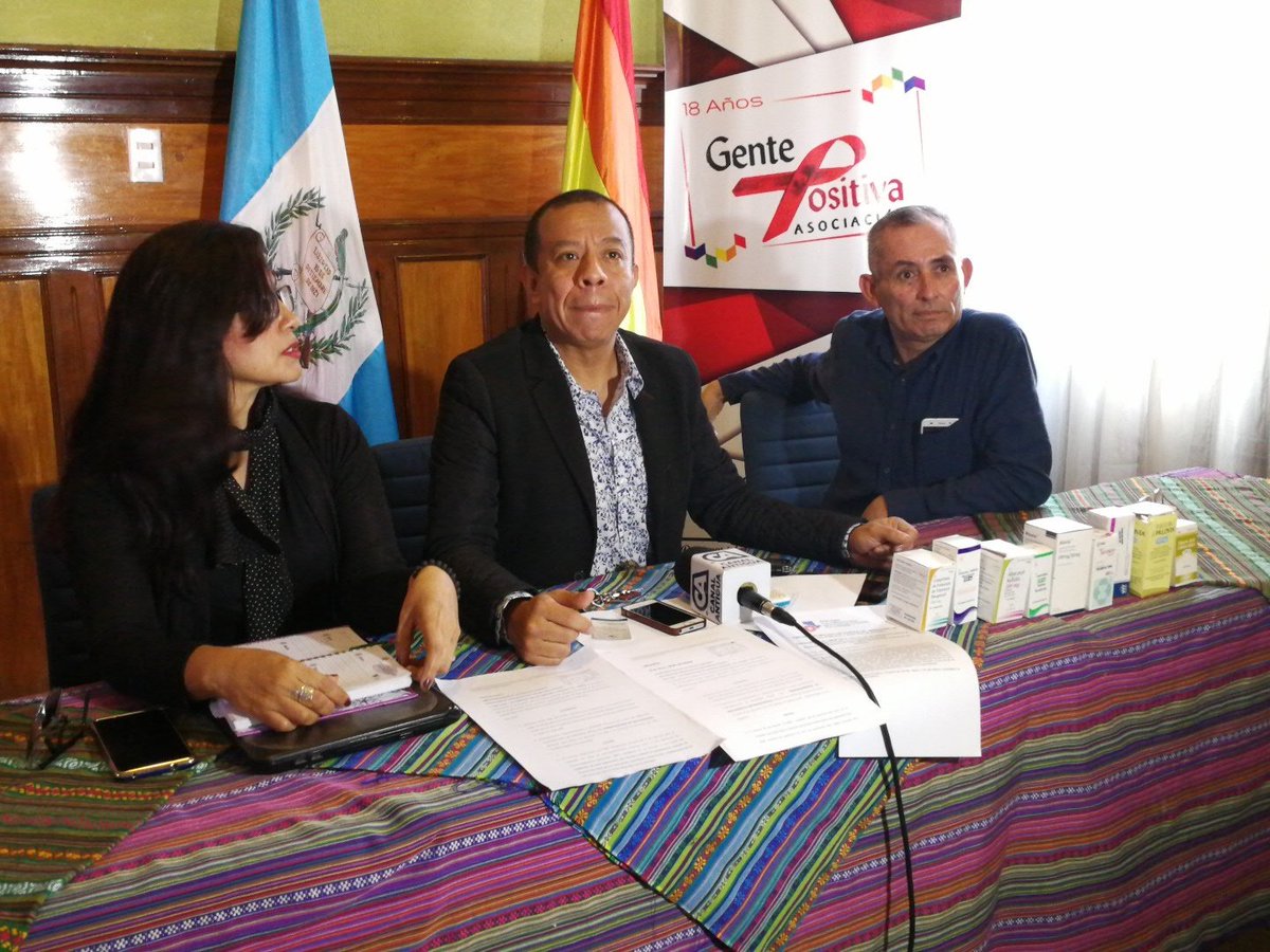 Organizaciones denunciaron que en el IGSS hay escasez de medicamentos para personas con VIH. (Foto Prensa Libre: Javier Lainfiesta)