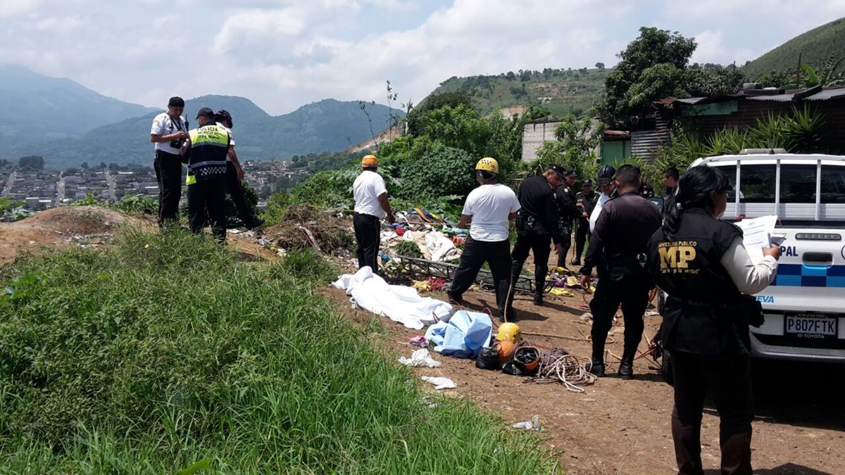 El cadáver desmembrado de una mujer fue localizado en el campo de fútbol de Mártires del Pueblo, zona 4 de Villa Nueva. (Foto Prensa Libre: Google)