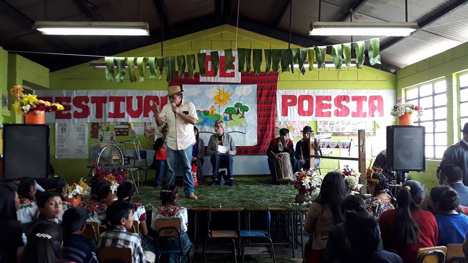 Organizadores del evento informaron sobre los detalles y los poetas invitados para el FIPQ.  (Foto Prensa Libre: María José Longo)