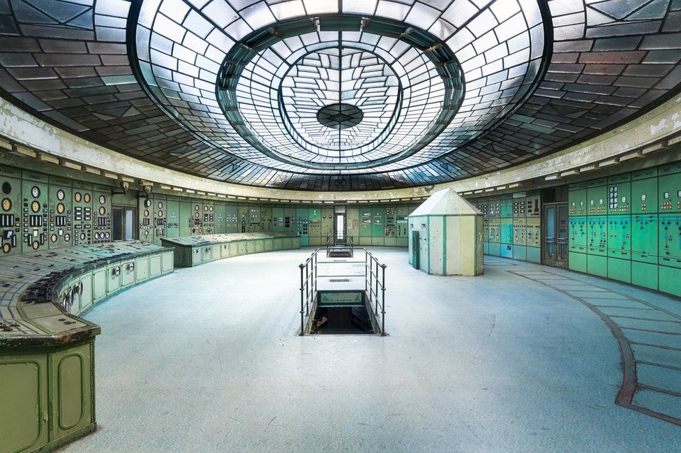"Esta hermosa sala de control es única en su tipo y fue construida en un bello estilo art decó", cuenta Roman Robroek, el autor de esta fotografía que tomó en la estación Kelenföld, en Budapest, Hungría. ROMAN ROBROEK