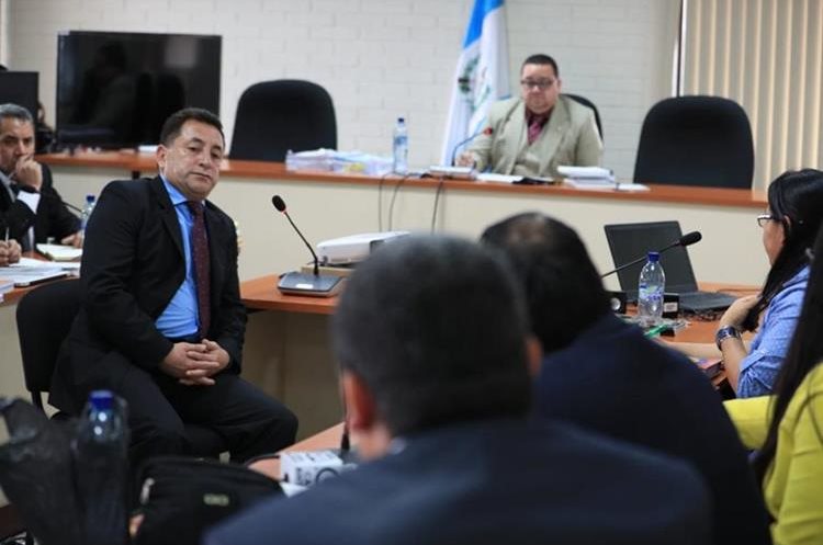 El coronel Ariel Salvador de León (izquierda), durante audiencia. (Foto: Hemeroteca PL)