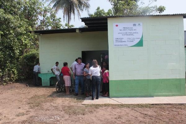 Pobladores participan en  inauguración  de sede nutricional.