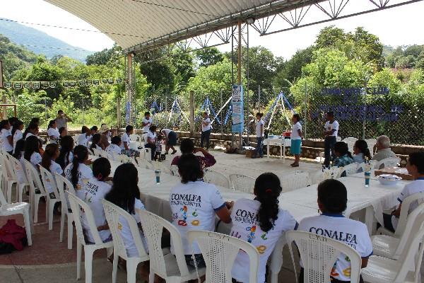 Alfabetizadores de Conalfa festejan  bodas de plata.