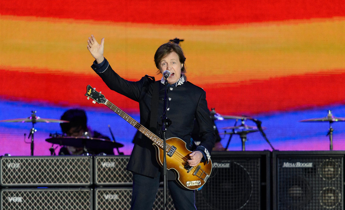 Paul McCartney y su caminata por Abbey Road, 49 años después (Foto Prensa Libre: AFP).