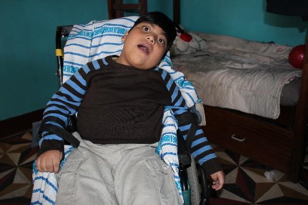Yoshua Yac Ramos,  de  5 años, de Cantel, Quetzaltenango, padece  atrofia cerebral.