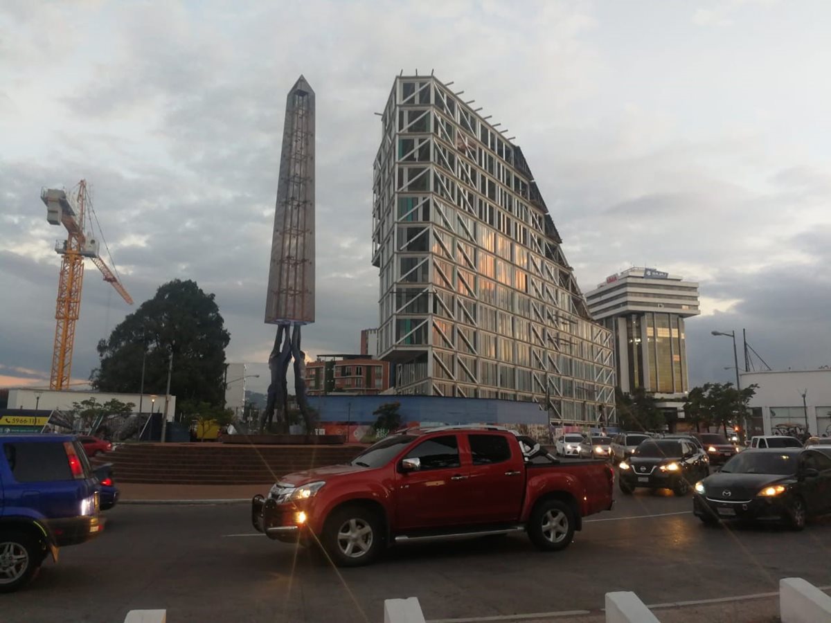 Xpo1, el edificio de oficinas que se construye con 900 toneladas de acero en la zona 4 de la capital