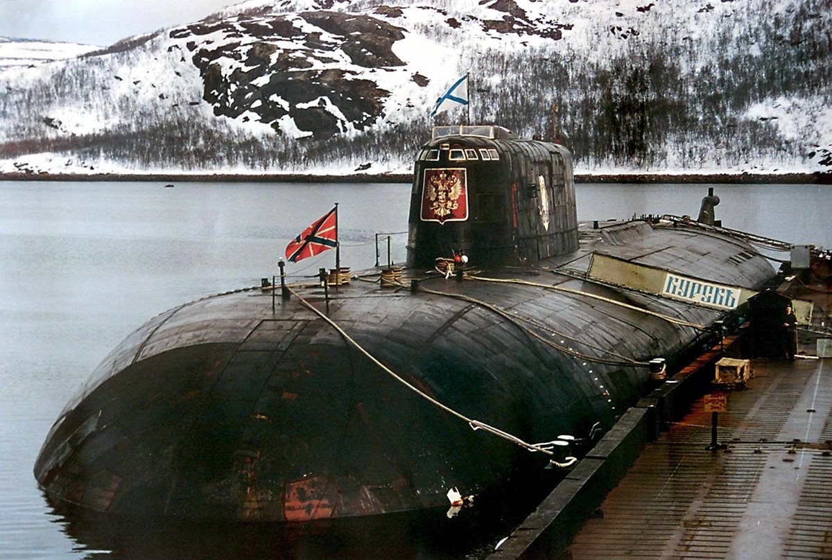 Submarino nuclear Kursk en base de Vidyayevo. (Foto: AFP)