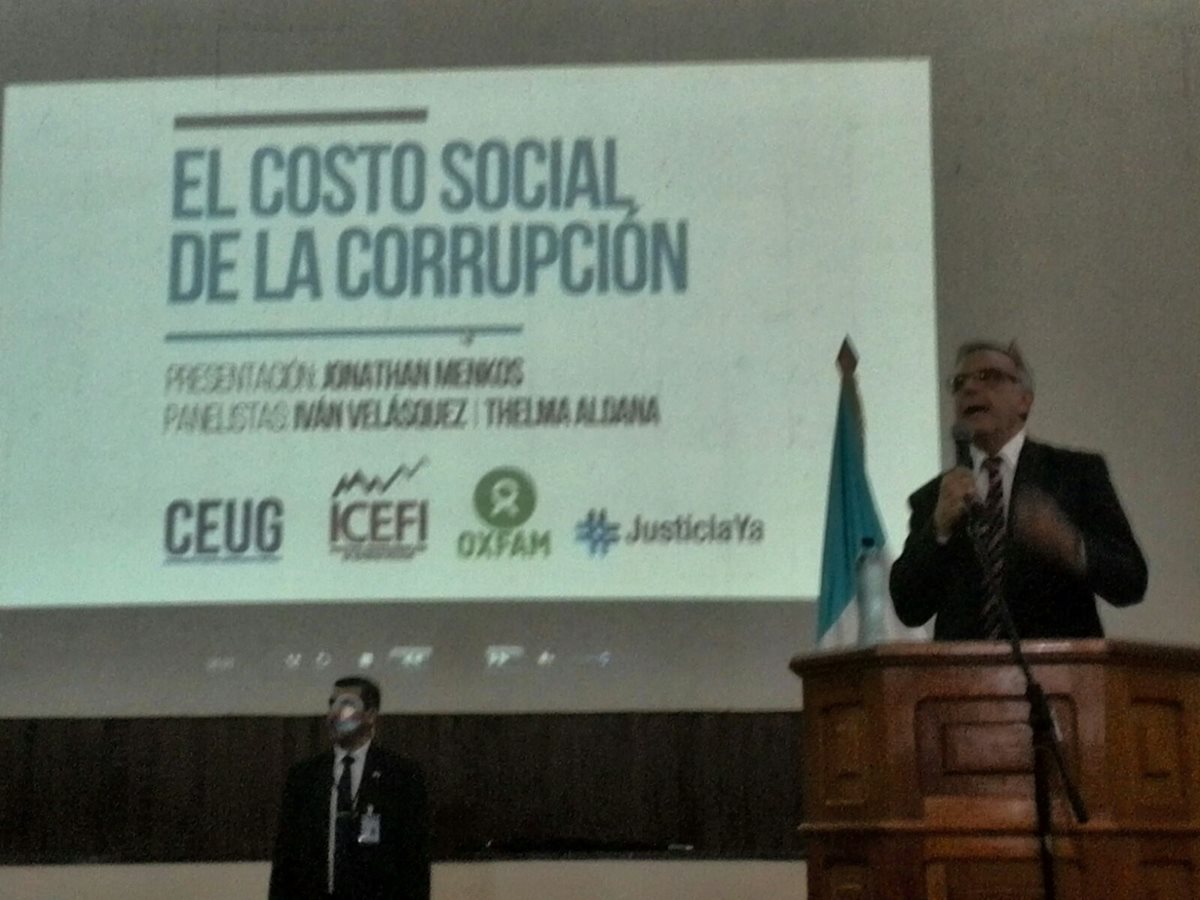 Iván Velásquez habla sobre el costo social de la corrupción en la Usac. (Foto Prensa Libre: Estuardo Paredes)