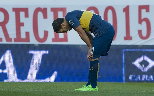 Carlos Tevez ha expresado su lamento sobre la lesión. (Foto Prensa Libre: AFP)