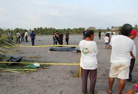 Dos turistas estadounidenses fallecieron ahogados, en las playas de Tilapa, Ocós, San Marcos. (Foto Prensa Libre: Alexander Coyoy)