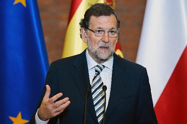 Para Mariano Rajoy, presidente de España, las rebajas de impuestos generarán un aumento de 0.55% del PIB en 2015 y 2016. (Foto Prensa Libre: EFE)