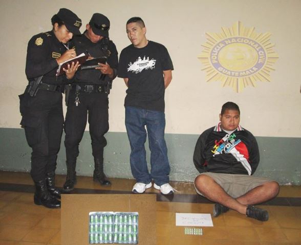 Los aprehendidos fueron consignados a los Tribunales correspondientes. (Foto Prensa Libre: PNC)