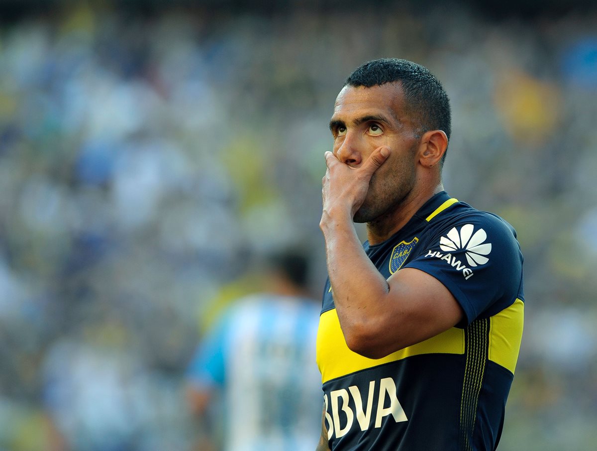 Carlitos aún no ha definido su futuro en el futbol. (Foto Prensa Libre: AFP)