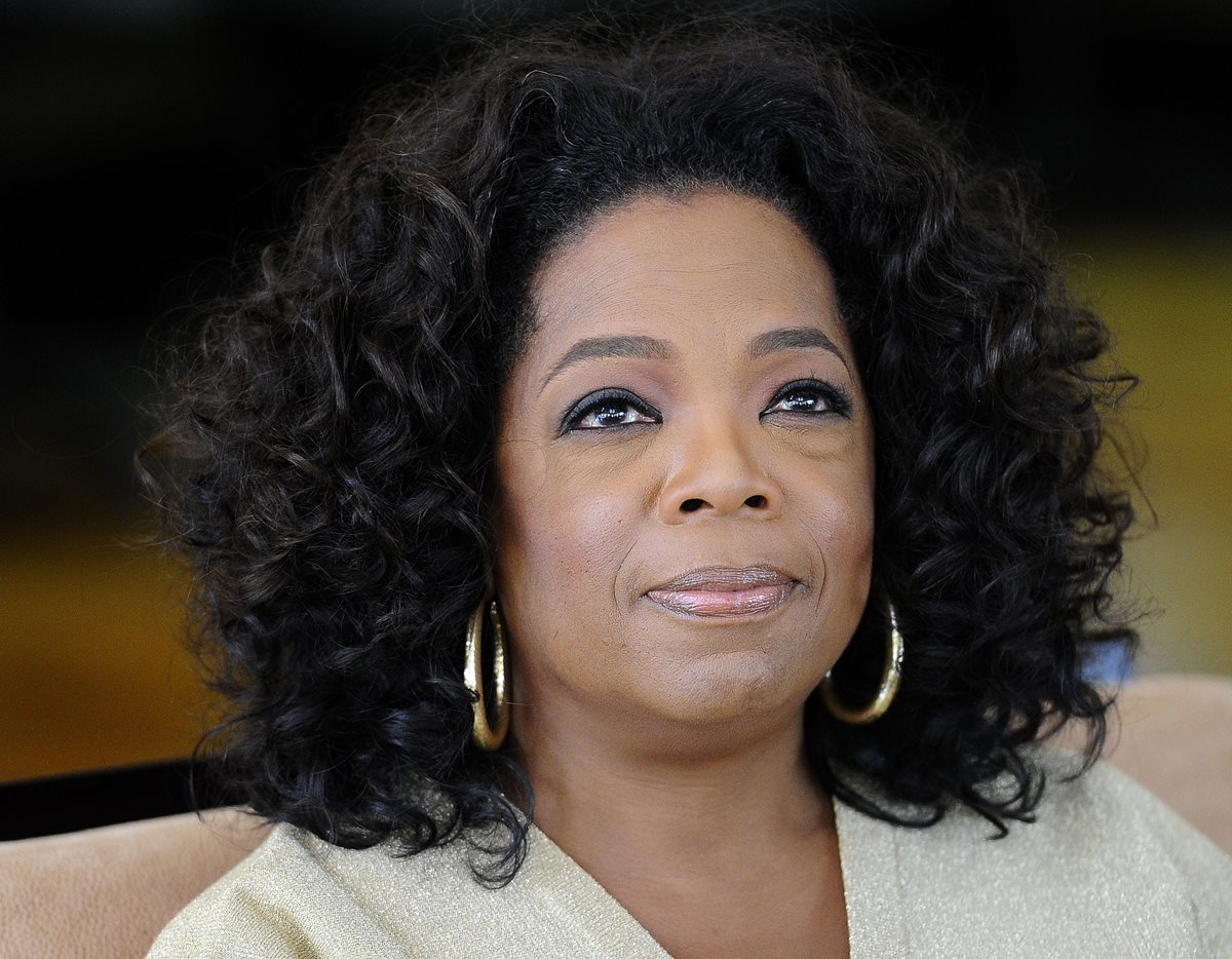 La presentadora y productora Oprah Winfrey trabajará de la mano con la tecnológica Apple (Foto Prensa Libre: AFP).