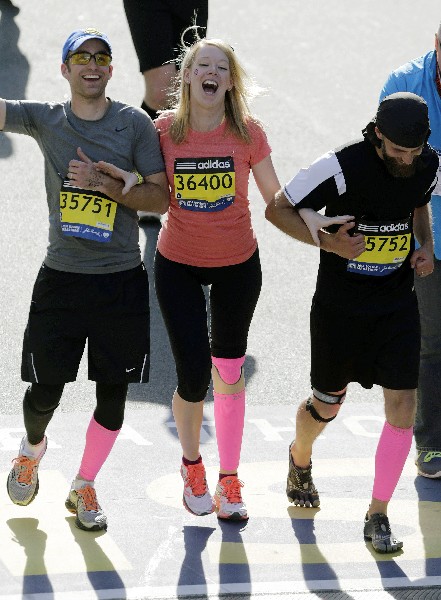 Adrianne Haslet-Davis, bailarina profesional que resultó herida tras los ataques al maratón de Boston. (Foto Prensa Libre: AP)
