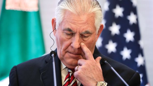 Rex Tillerson, secretario de Estado, afirmó que Estados Unidos contempla sanciones al sector petrolero de Venezuela. AFP