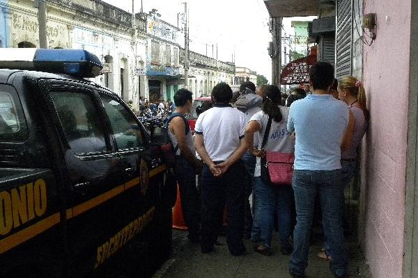 Empleados de  Addis comentan lo ocurrido.