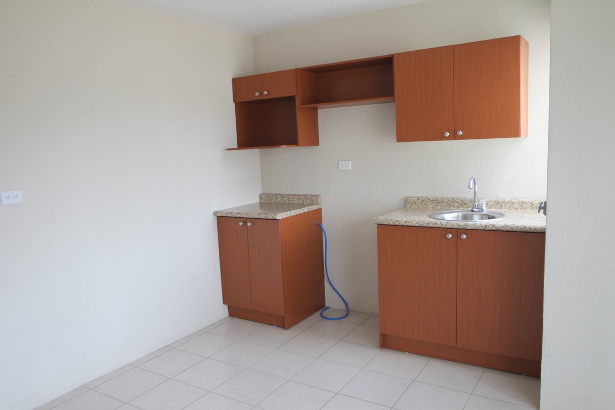 Las viviendas en el complejo residencial Mi Querida Familia tendrán gabinetes de cocina y closet. (Foto Prensa Libre: Erick Ávila)
