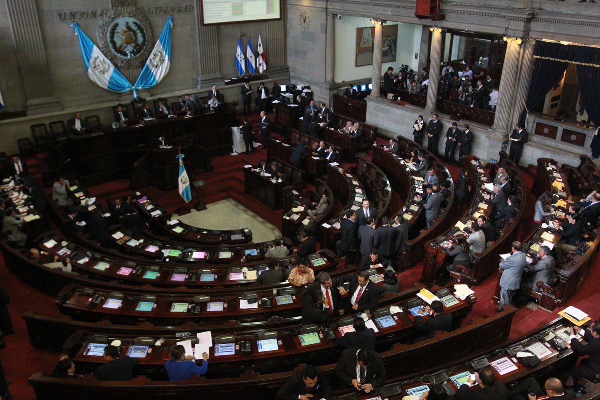Varias bancadas apoyan la reducción del número de diputados del Congreso. (Foto Prensa Libre: HemerotecaPL)