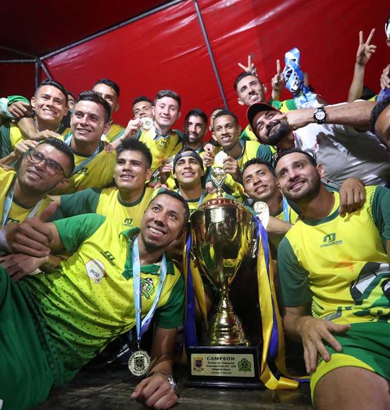 Guastatoya sigue celebrando el título alcanzado en la Liga Nacional. (Foto Prensa Libre: Francisco Sánchez)