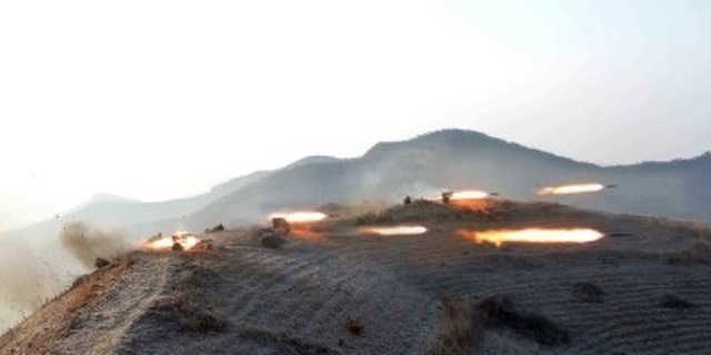 Corea del Norte dispara proyectiles de corto alcance. (Foto Prensa Libre: AFP)