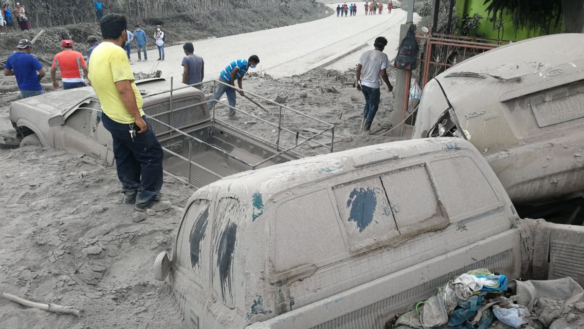 La Conred habilitó una plataforma digital para notificar sobre desaparecidos. (Foto Prensa Libre: Érick Ávila)