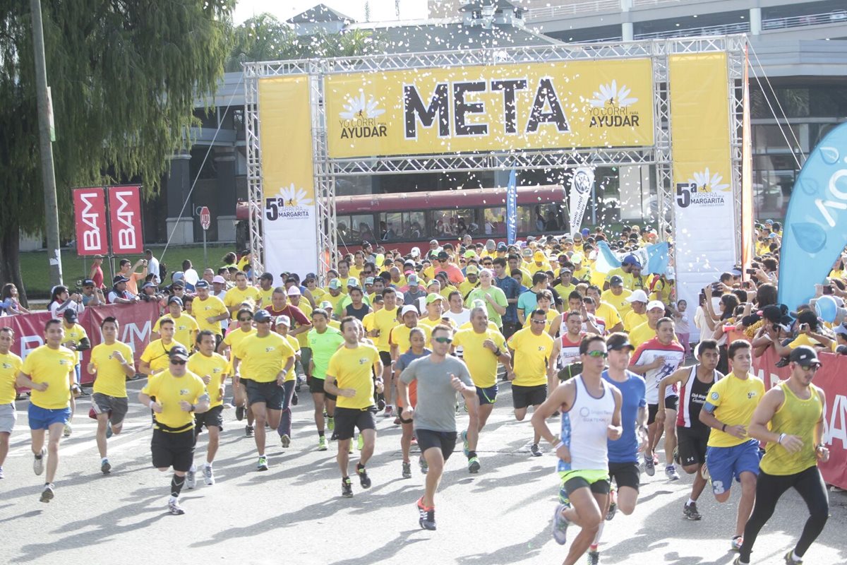 Carrera Las Margaritas a favor de las personas con Síndrome de Down. (Foto Prensa Libre: Erick Ávila)