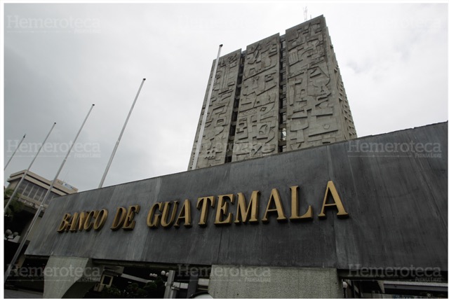 El Banco de Guatemala establece el precio diario del dólar en el mercado. (Foto: Hemeroteca PL)