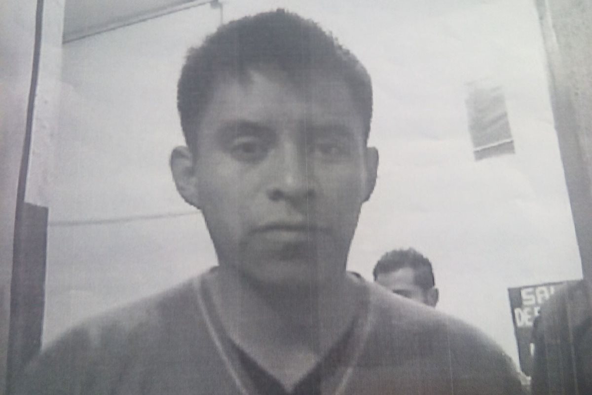 El reo Oswaldo René Coj Muy permanecía en el Hospital Nacional de Chimaltenango por una enfermedad gastrointestinal.